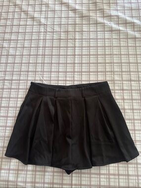 Black Pleated Women's Shorts